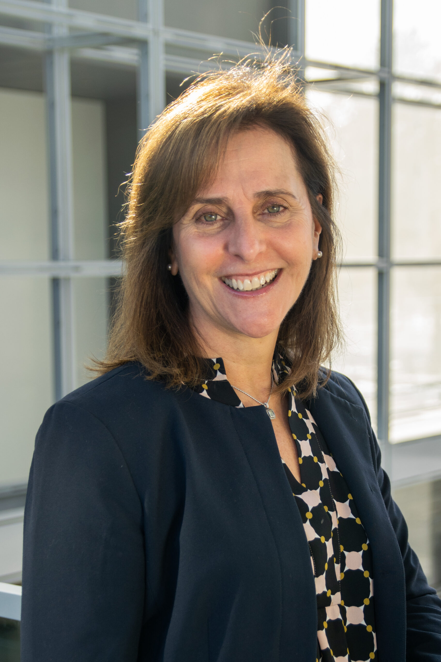 Headshot Wisell Teresita 2020 2 scaled